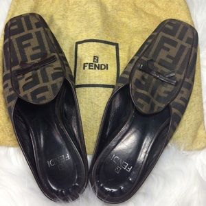 Authentic Vintage Fendi Flats w/ leather bow